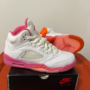 Air Jordan 5 Size 6 Grade School 
White and Pink High-Tops